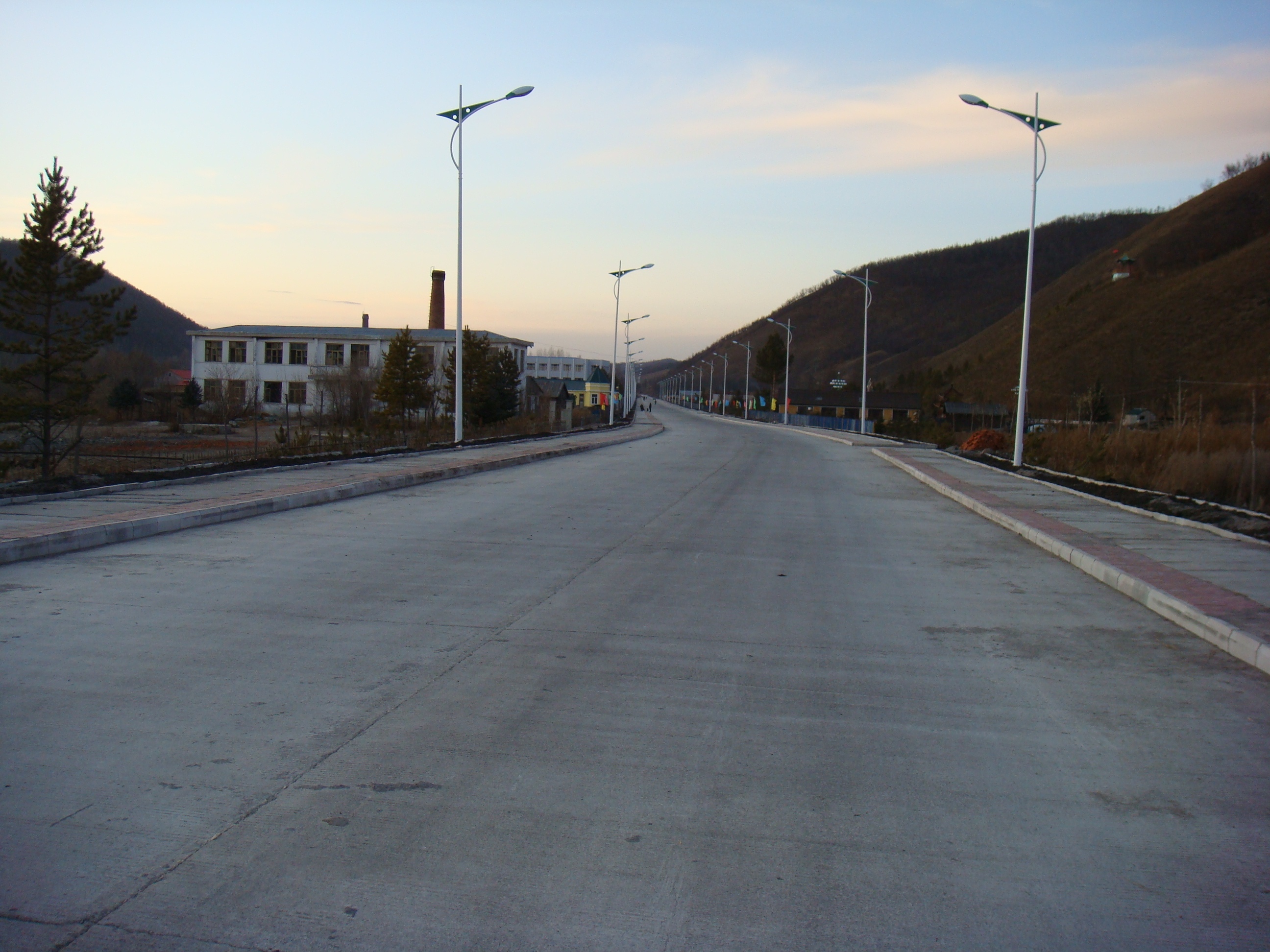 刚家屯-黑龙江生交界公路、中心村-查哈阳界公路等2013年度公路项目决算审计